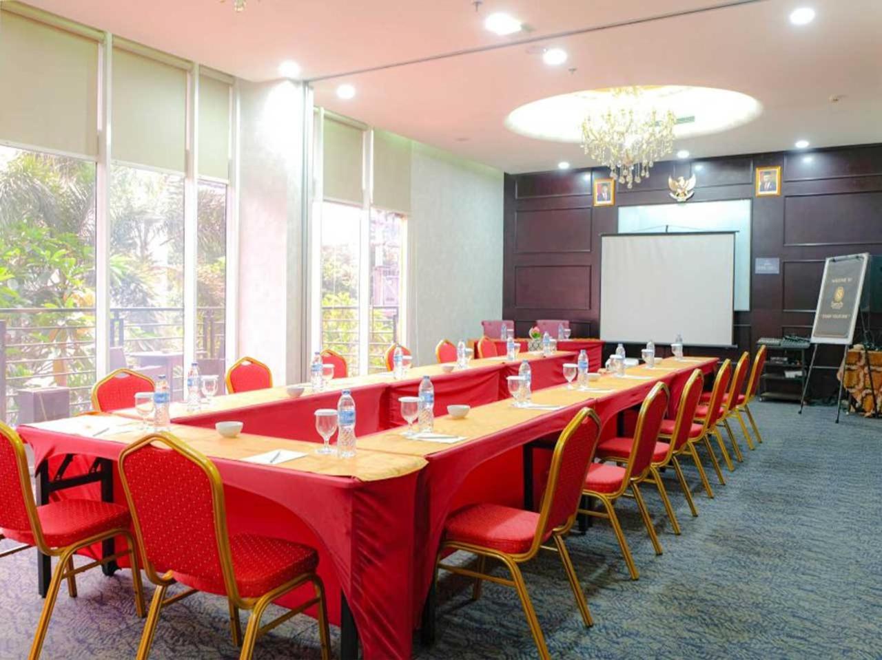 Sapphire Sky Hotel & Conference Serpong Exterior photo