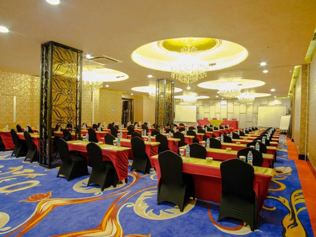 Sapphire Sky Hotel & Conference Serpong Exterior photo