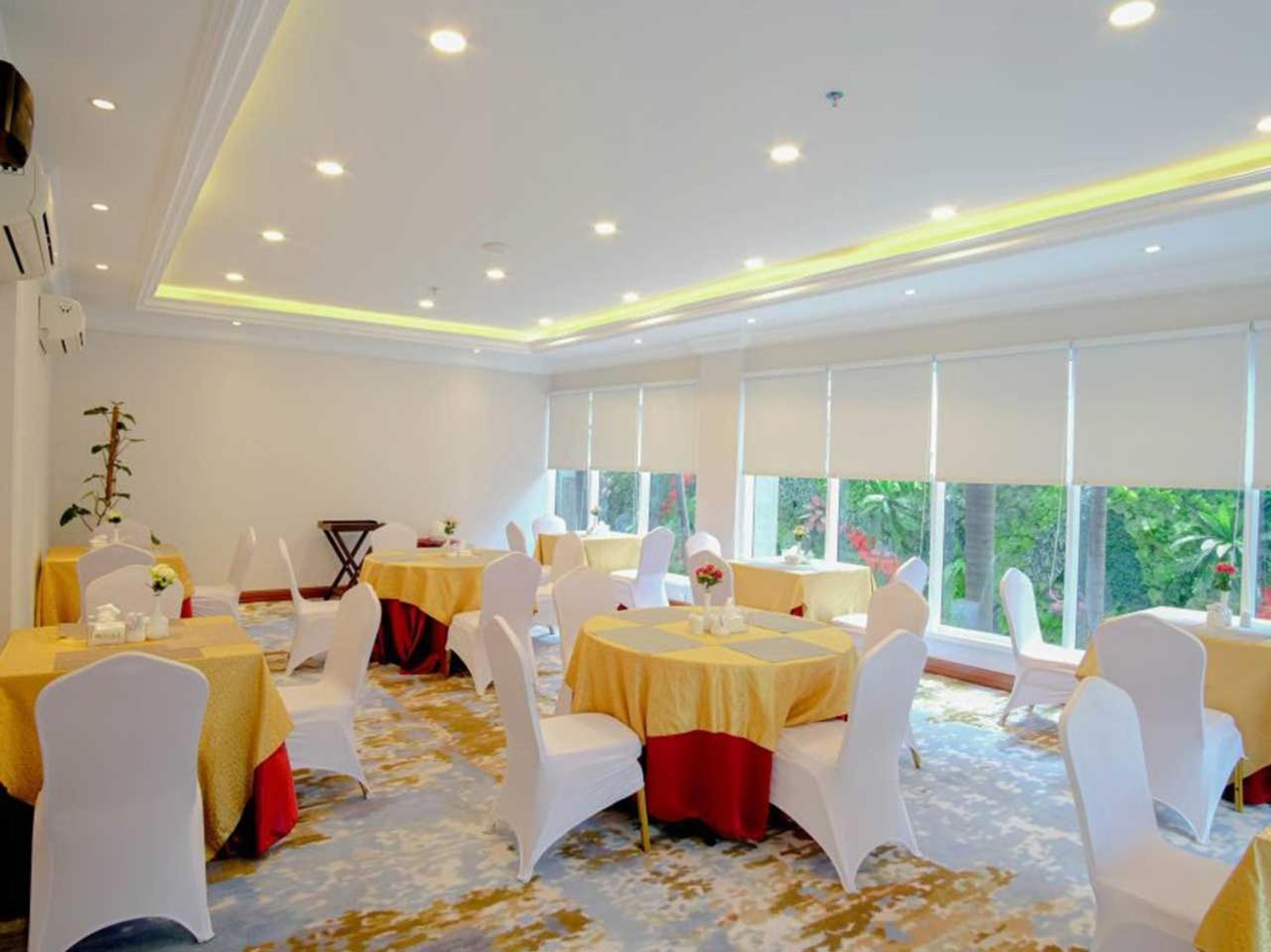 Sapphire Sky Hotel & Conference Serpong Exterior photo