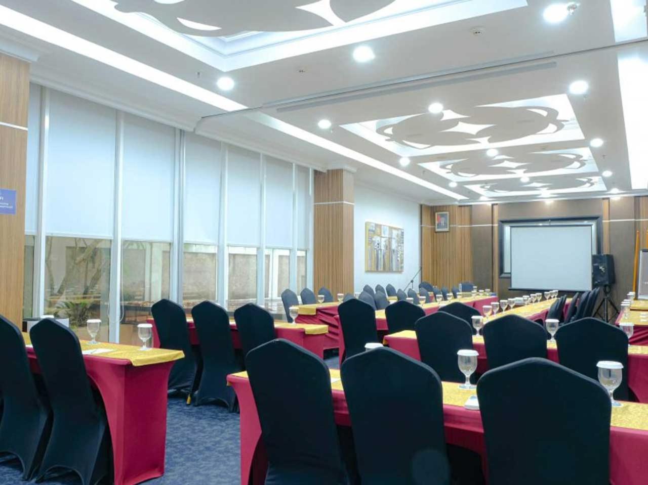 Sapphire Sky Hotel & Conference Serpong Exterior photo