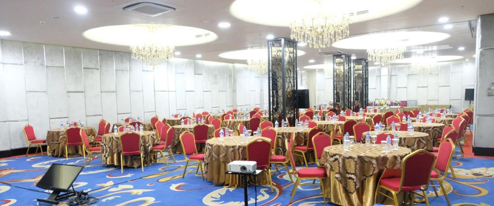 Sapphire Sky Hotel & Conference Serpong Exterior photo
