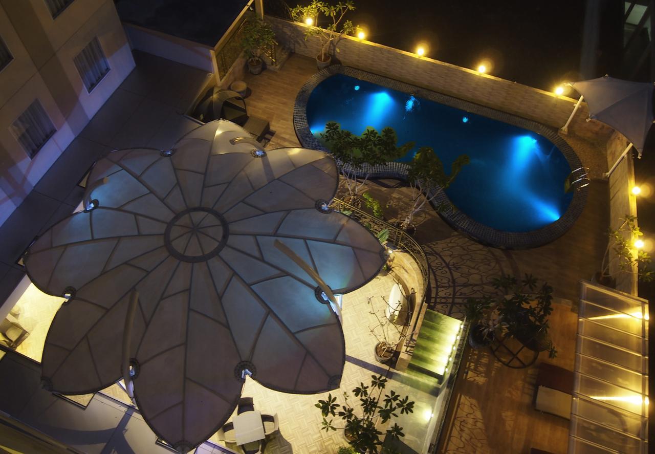 Sapphire Sky Hotel & Conference Serpong Exterior photo