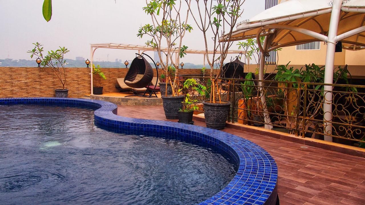 Sapphire Sky Hotel & Conference Serpong Exterior photo